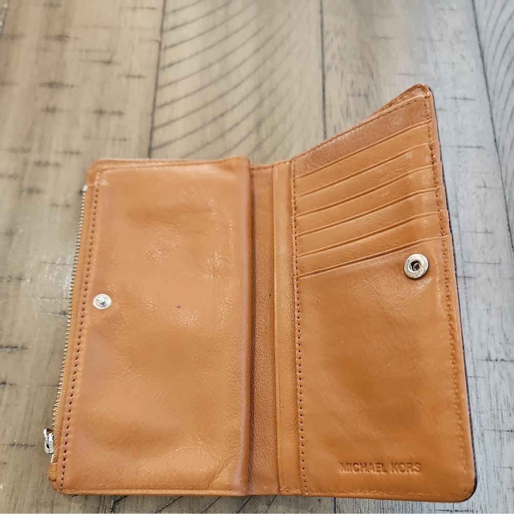 Vintage Michael Kors Astor Brown Studded Leather Wallet Edgy Rock Luxe Timeless - Picture 12 of 16